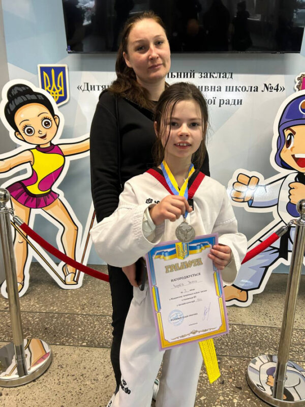 Юна тхеквондистка з Дніпропетровщини здобула золото на турнірі в Італії (Фото)