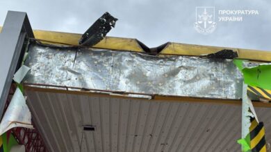 На Харківщині російські окупанти масовано б'ють по АЗС: горять щонайменше 4 заправки (Відео та Фото)
