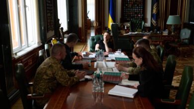 Спецконтракти для піхотинців до 400 тис. грн та чіткі терміни служби: Зеленський погодив ключові зміни в ЗСУ (Фото)