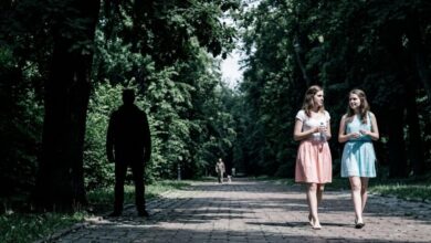 У Дніпрі чоловік чіплявся і мастурбував на очах у дівчат: потерпілі припускають, що він може бути педофілом (Фото)