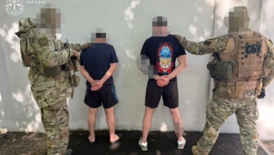 У Дніпрі банда "вибивала" з 20-річного хлопця неіснуючий борг металевою скакалкою: вдарили щонайменше 45 разів (Фото)