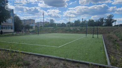 На Дніпропетровщині посадовиця "не помітила", як на ремонті спортмайданчика розікрали пів мільйона гривень (Фото)