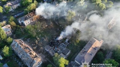 У поліції показали, який вигляд має епіцентр ракетної атаки РФ по Дніпру (Відео)