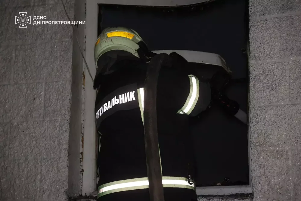 У житловому будинку на Дніпропетровщині під час пожежі загинули двоє пенсіонерів (Фото)