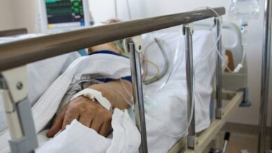 На Дніпропетровщині чоловік упав з висоти 2 метрів і напоровся на металевий предмет