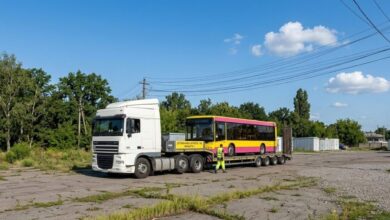 Перший із 17: у місті на Дніпропетровщині тестують новий низькопідлоговий трамвай (Відео)