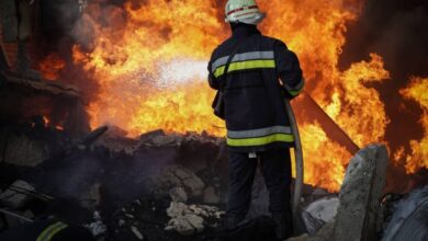 Рятувальники показали кадри ліквідації пожеж на Дніпропетровщині, спричинених російськими обстрілами (Відео)