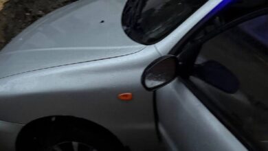 У місті на Дніпропетровщині під автомобілем обвалився асфальт (Відео)