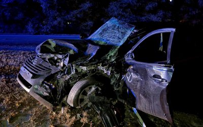 На Дніпропетровщині поліцейський із Донеччини сів за кермо п'яний і влаштував ДТП із мікроавтобусом (Фото)