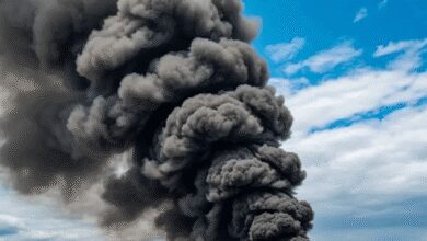 У Дніпрі пролунали вибухи: росіяни влучили у приватний будинок (Відео)