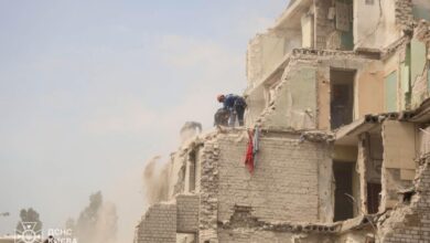 У Києві з-під завалів дев'ятиповерхівки дістали тіла 10 жертв: загалом РФ убила 30 мешканців столиці (Фото)
