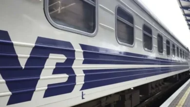 У поїзді до Києва п'яні провідники побили і вигнали підлітка: реакція "Укрзалізниці" (Фото)