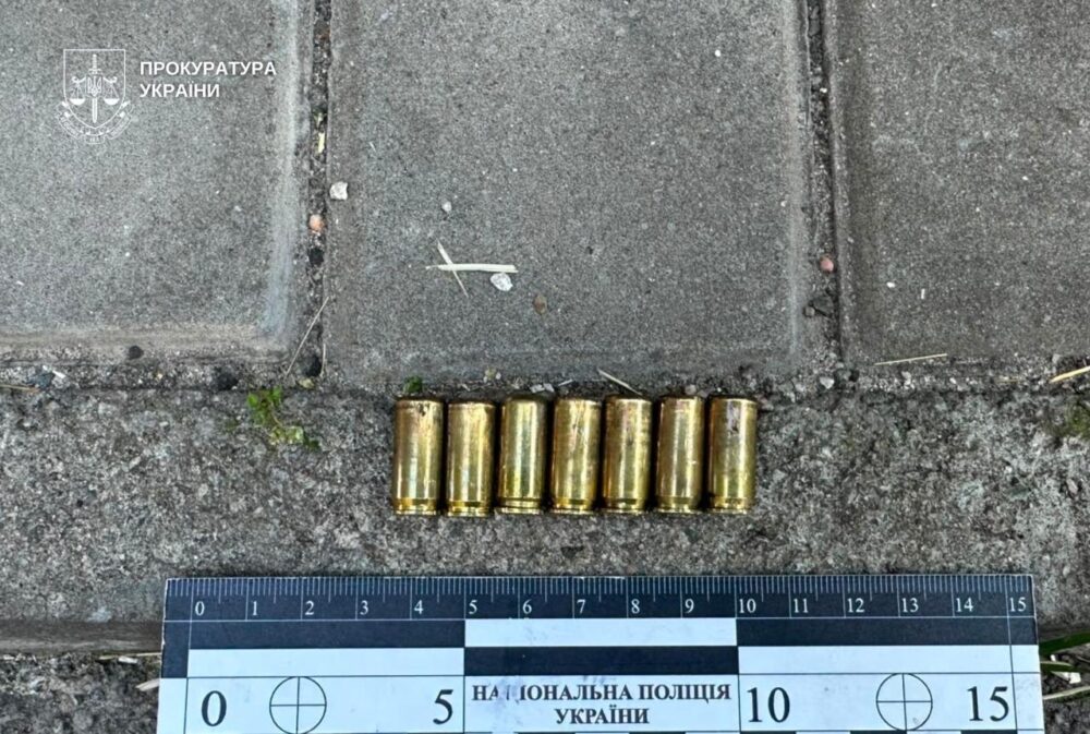 На Дніпропетровщині біля ресторану четверо чоловіків влаштували бійку зі стріляниною: є постраждалий (Відео та Фото)