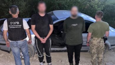 Мешканець Дніпропетровщини, намагаючись разом зі спільником утекти до Молдови, напав на прикордонника (Фото)