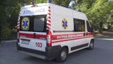 На Дніпропетровщині дорогою до прифронтового міста жінка народила в кареті "швидкої" здорового хлопчика (Фото)