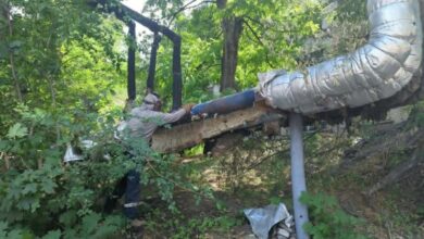У Дніпрі відновили теплотрасу, яку понівечив російський обстріл (Фото)