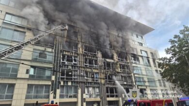 Наслідки удару росіян по дата-центру у Дніпрі: у будівлі виявили загиблу жінку, поліція шукає її родичів (Відео та Фото)