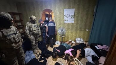 У Дніпрі "накрили" шахрайський колцентр: під час обшуків вилучили понад 600 тис. грн і 178 одиниць техніки (Фото)