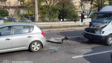 У Запоріжжі росіяни вдарили по автобусу та маршрутці з людьми під час руху: наслідки (Відео)